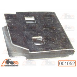 Agrafe pour fixation d'aile...