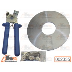 Pince + 100 colliers...