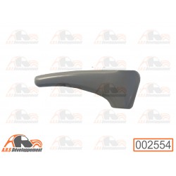 Poignée grise frein à main...