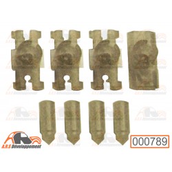 4 Agrafes pour fixation de...